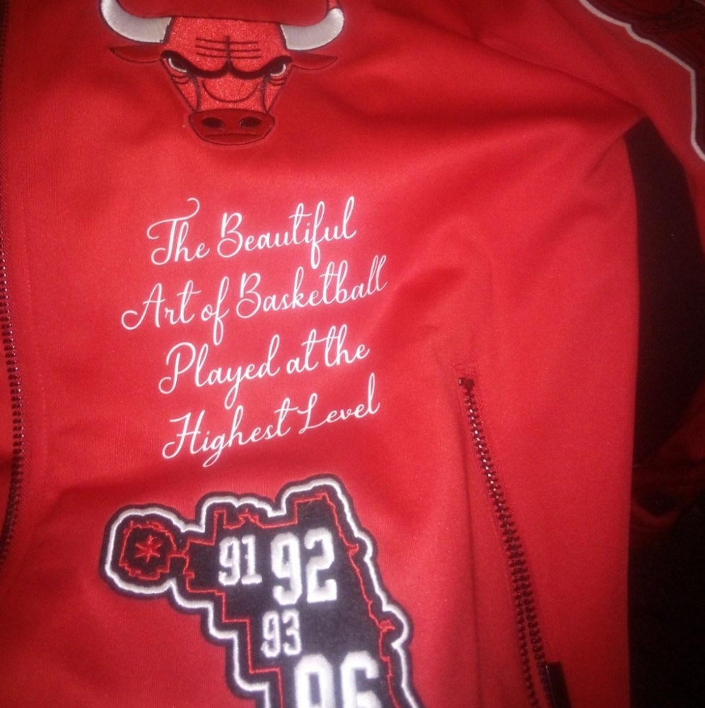 NBA Bulls official merchandise track suit 91, 92, 93, 96, 97, 98   6X champions.